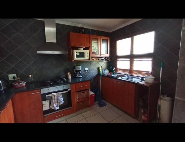 2 BEDROOM SIMPLEX FOR SALE IN SHERWOOD